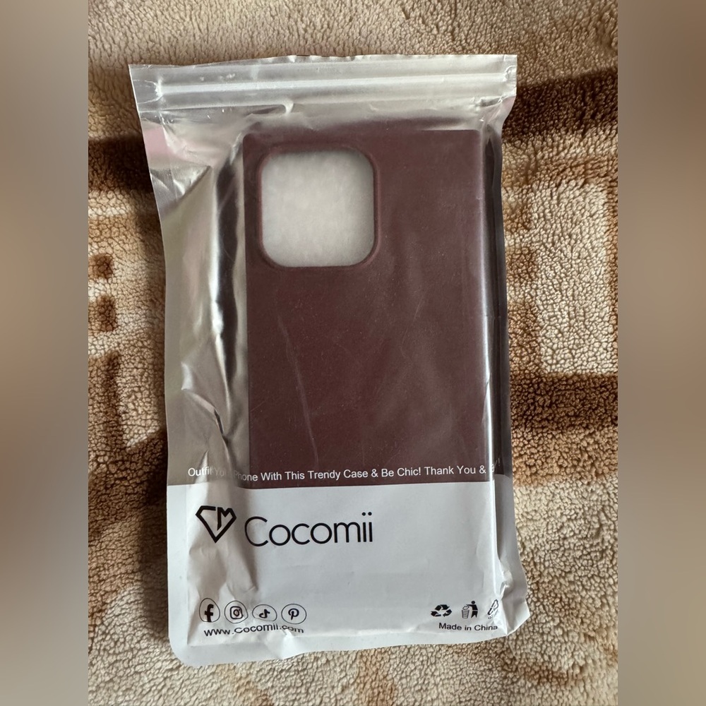 Cocomil Square Silcone IPhone protective case for iPhone 13 Pro (Deep Rouge)